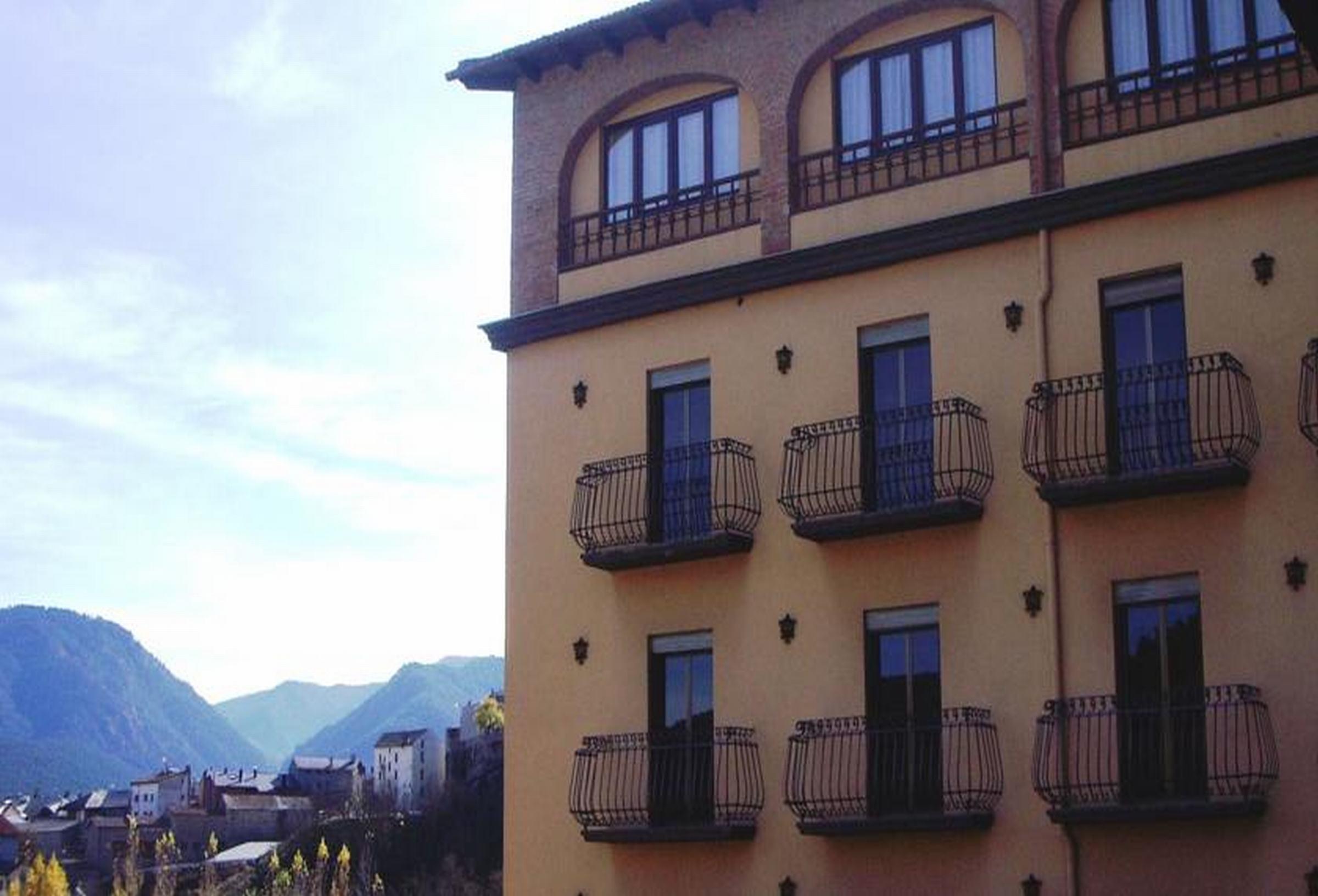 Hotel Bellavista Bellver De Cerdanya Eksteriør bilde
